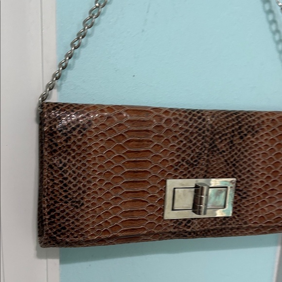 Lulu Townsend Elegant Brown Snakeskin Clutch - Picture 4 of 9